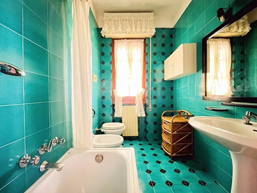 Immagine 4 di Casa quadrifamiliare in vendita  a Viareggio