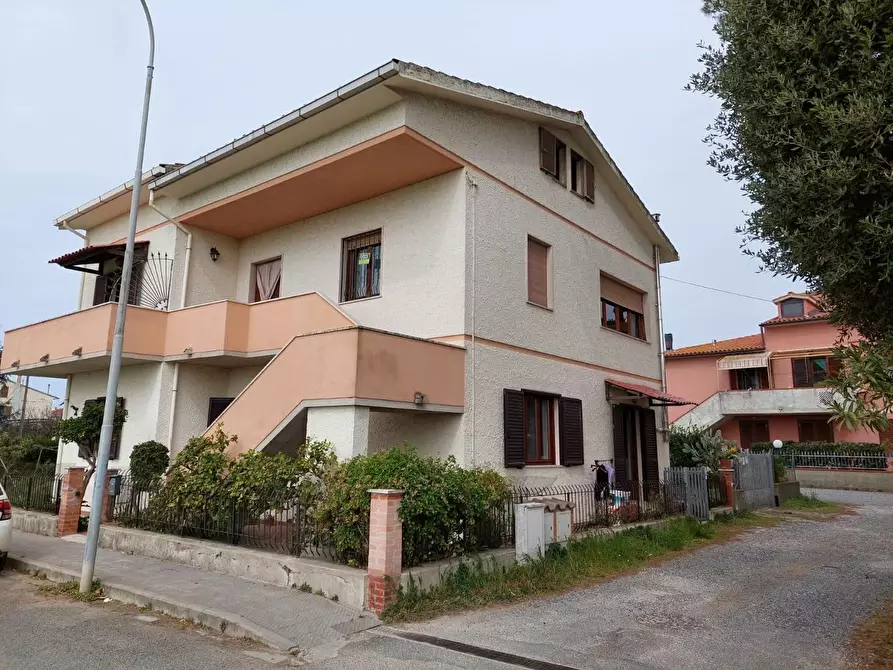 Immagine 1 di Casa bifamiliare in vendita  a Rosignano Marittimo