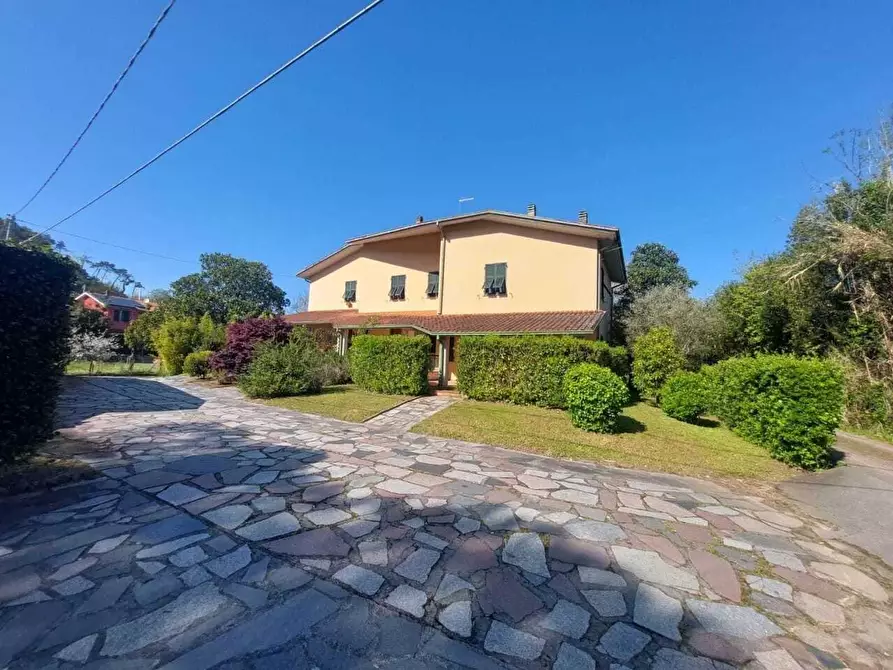 Immagine 2 di Terratetto in vendita  a Ameglia