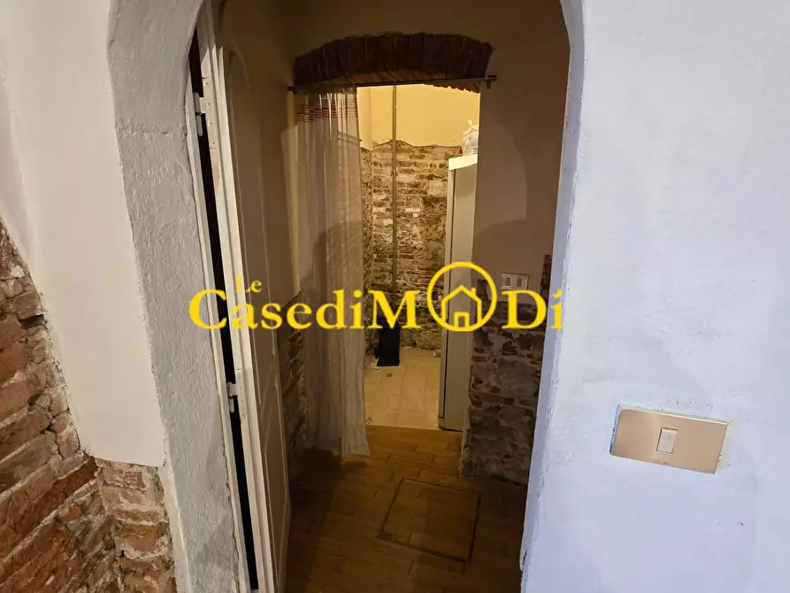 Immagine 13 di Locale commerciale in vendita  a Livorno