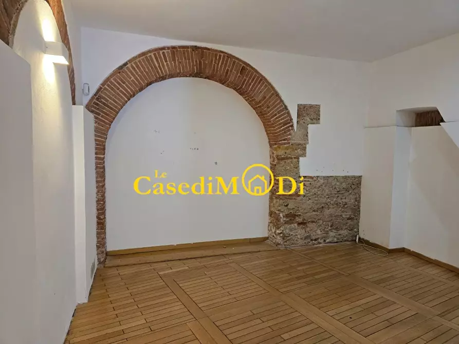 Immagine 7 di Locale commerciale in vendita  a Livorno