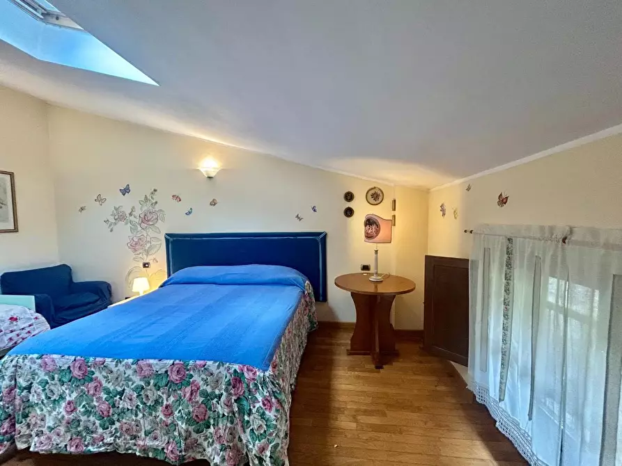 Immagine 16 di Appartamento in vendita  a Siena