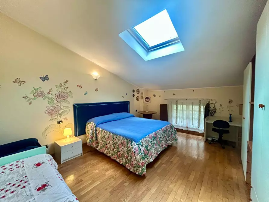 Immagine 13 di Appartamento in vendita  a Siena