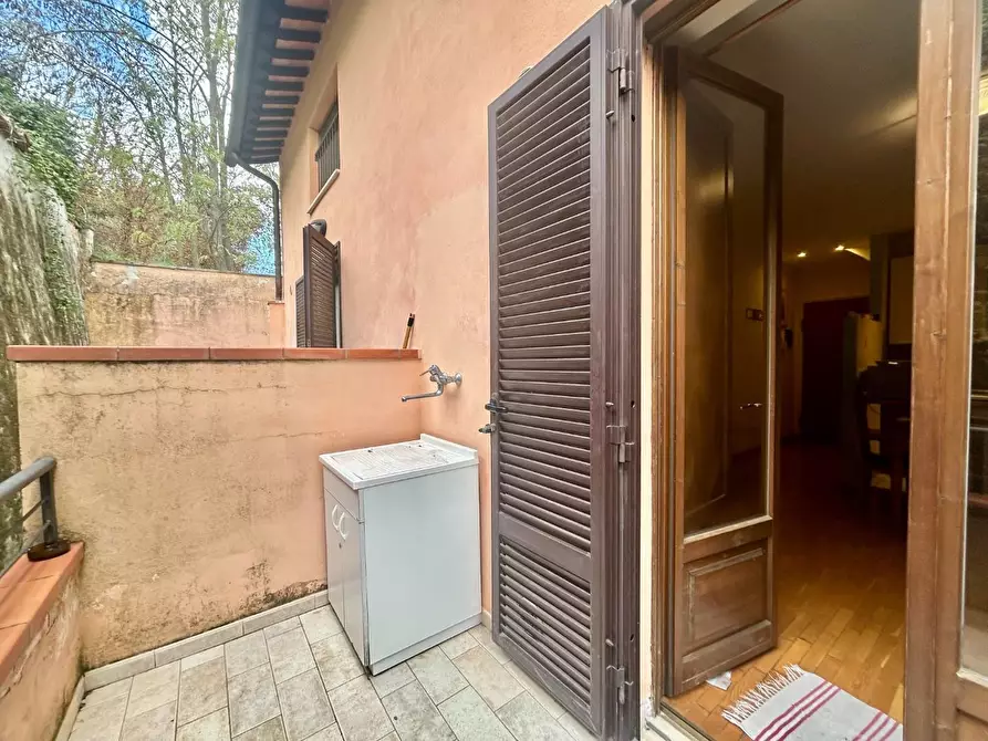 Immagine 5 di Appartamento in vendita  a Siena