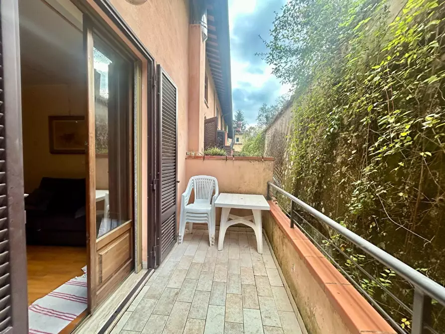 Immagine 4 di Appartamento in vendita  a Siena