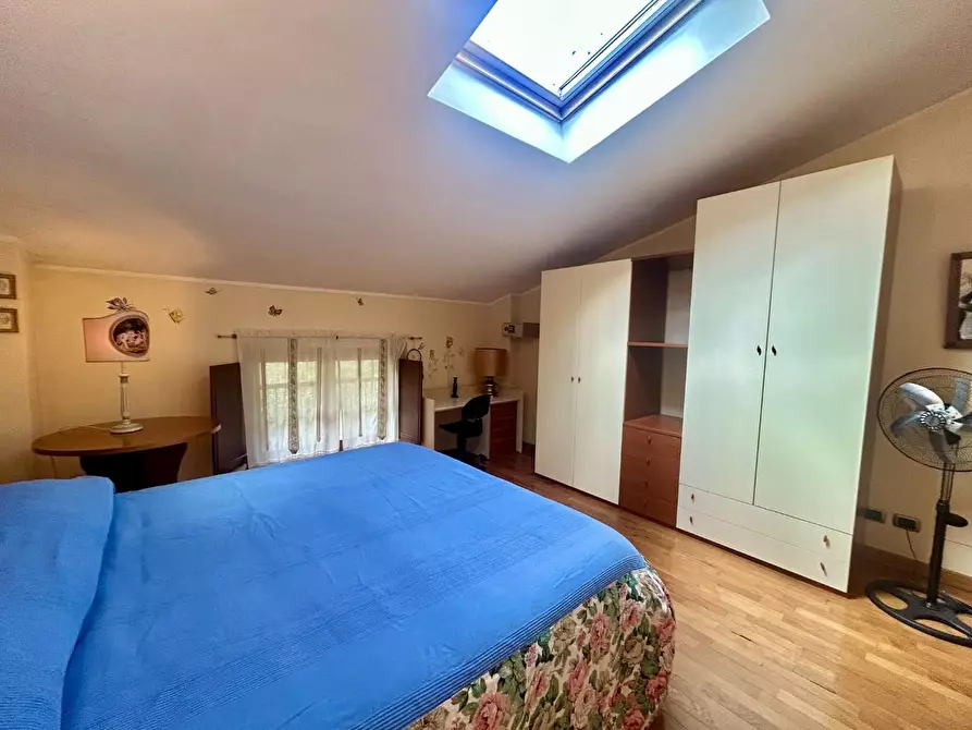 Immagine 14 di Appartamento in vendita  a Siena