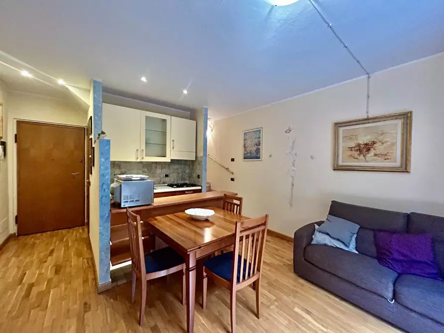 Immagine 8 di Appartamento in vendita  a Siena