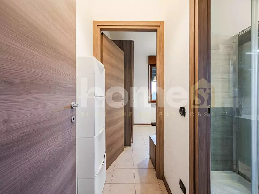 Immagine 17 di Appartamento in vendita  a Reggio Nell'emilia