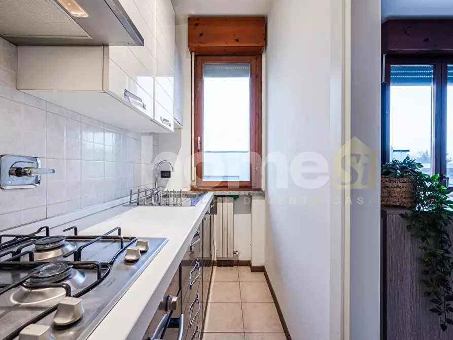 Immagine 12 di Appartamento in vendita  a Reggio Nell'emilia