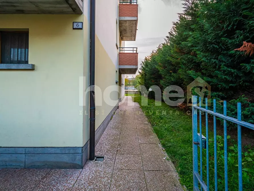 Immagine 5 di Appartamento in vendita  a Reggio Nell'emilia