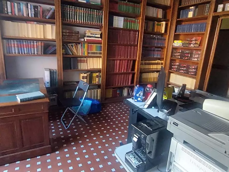 Immagine 4 di Appartamento in vendita  a Carrara