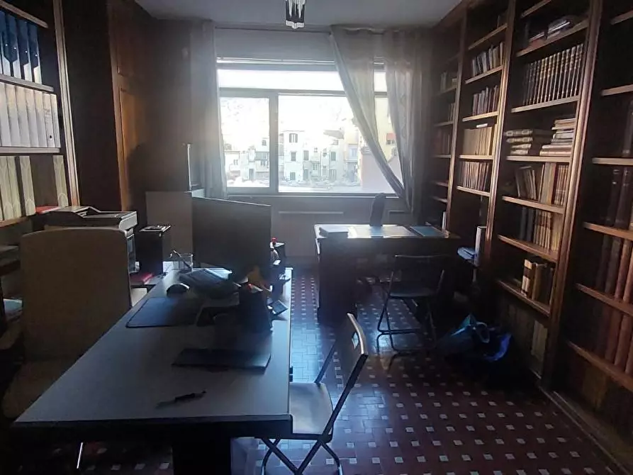 Immagine 5 di Appartamento in vendita  a Carrara