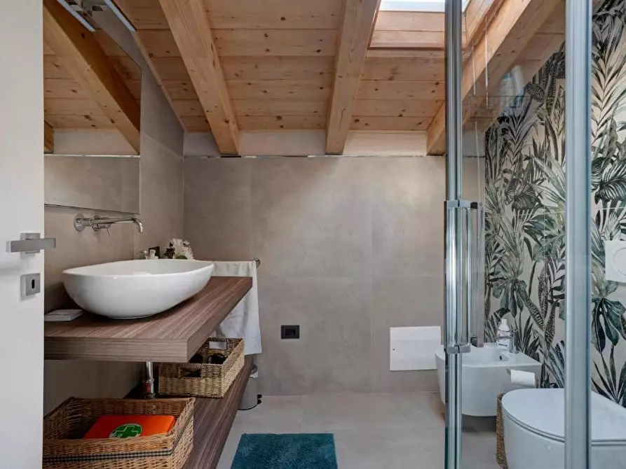 Immagine 10 di Mansarda in affitto  a Viareggio