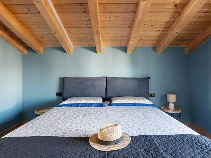 Immagine 19 di Mansarda in affitto  a Viareggio