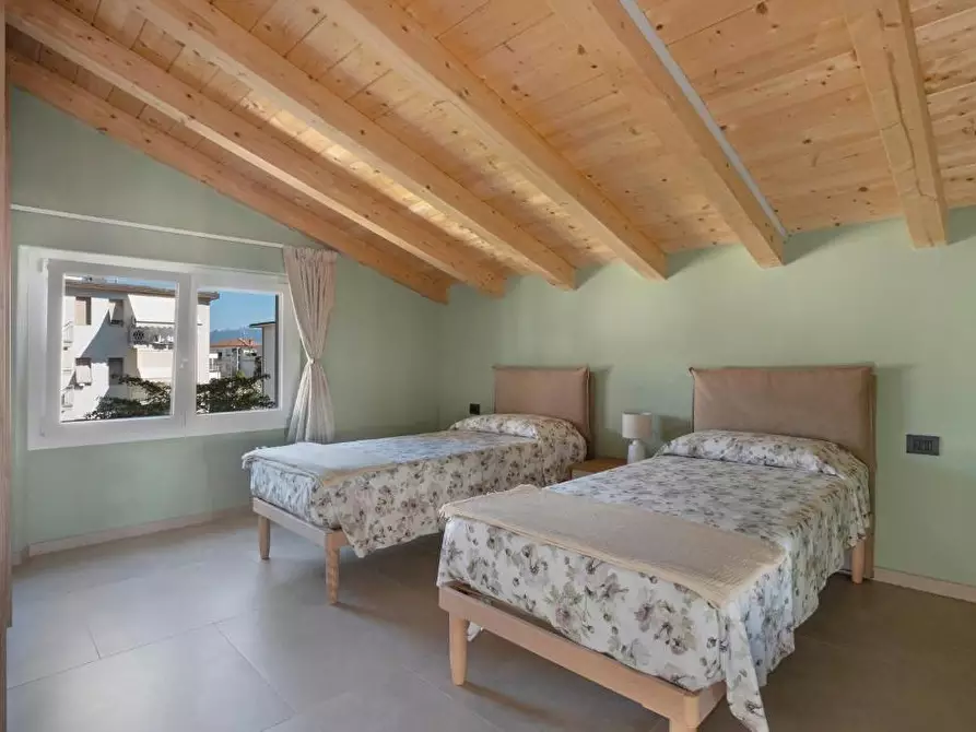 Immagine 15 di Mansarda in affitto  a Viareggio