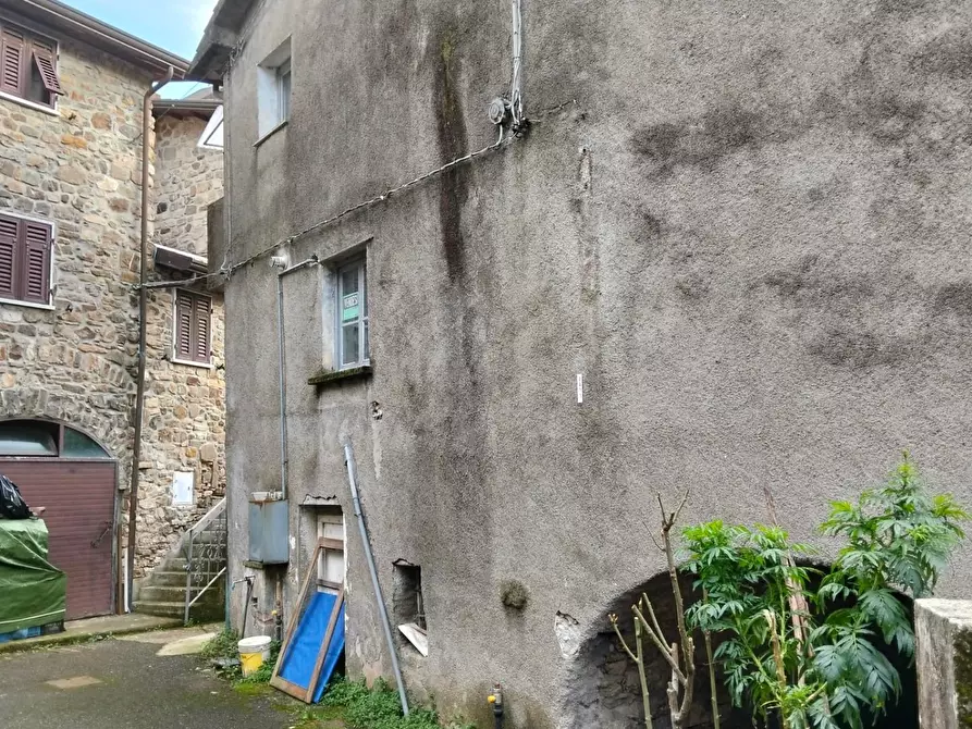 Immagine 1 di Porzione di casa in vendita  a Tresana