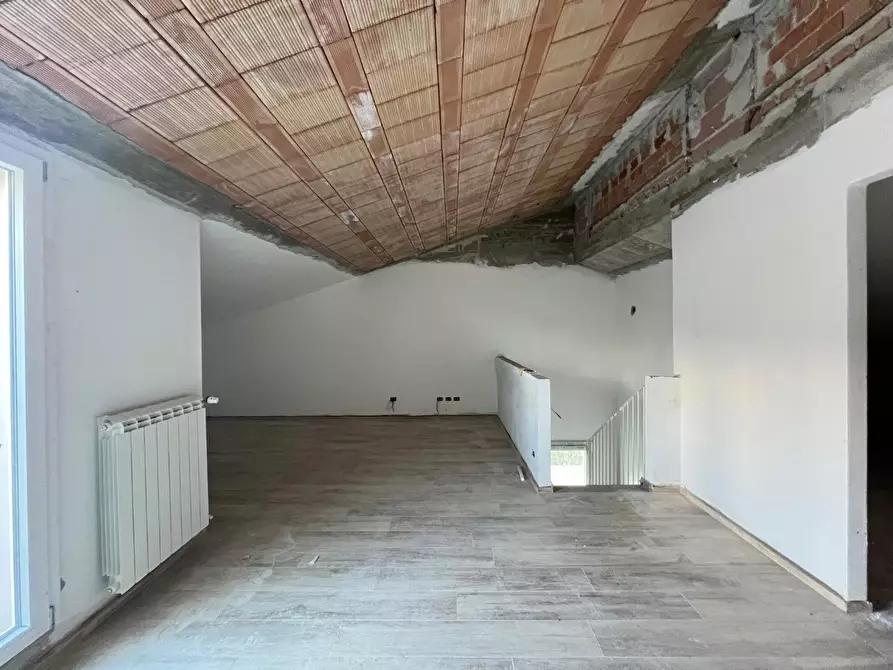 Immagine 13 di Villetta a schiera in vendita  a Santa Maria A Monte