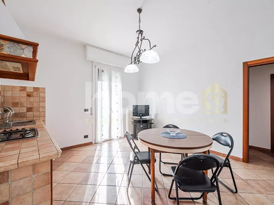 Immagine 4 di Appartamento in vendita  a Modena