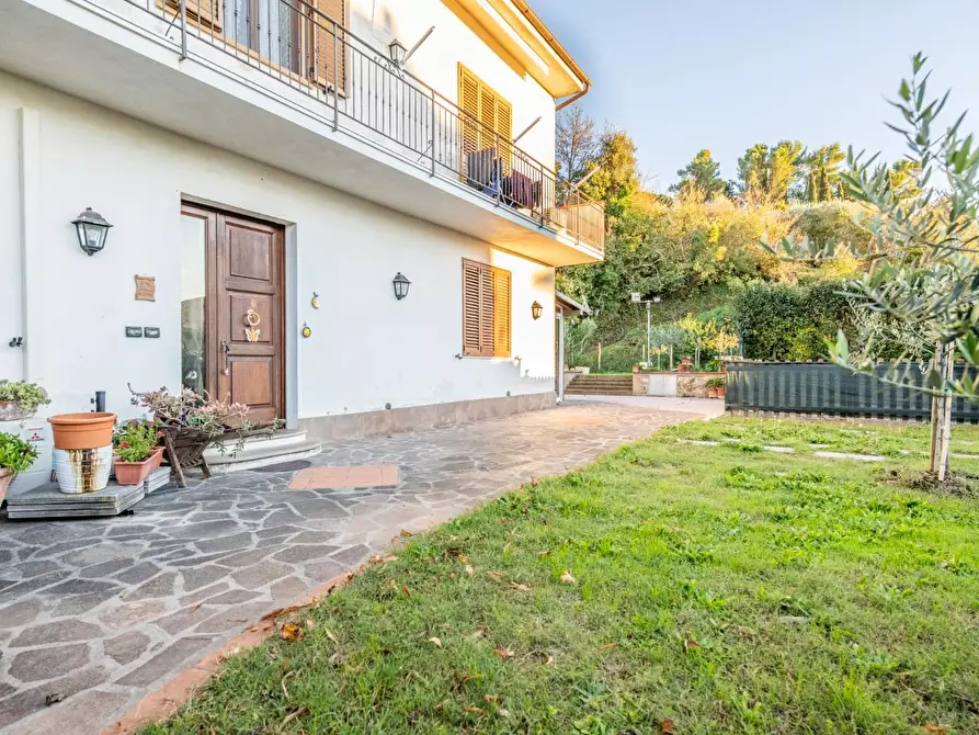 Immagine 1 di Casa bifamiliare in vendita  a Palaia