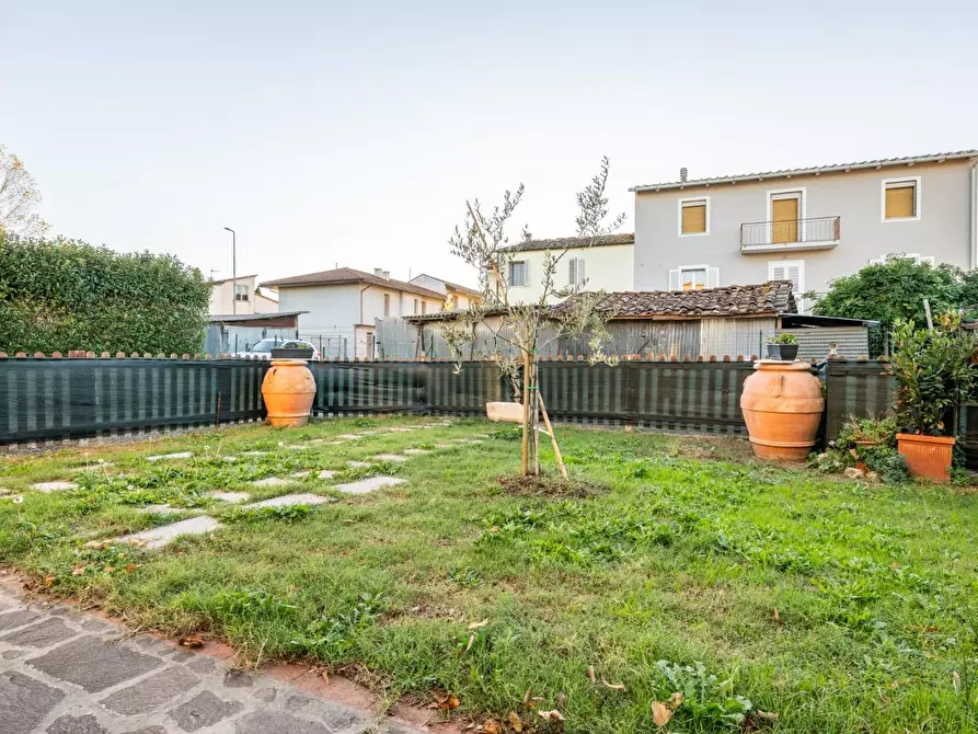 Immagine 11 di Casa bifamiliare in vendita  a Palaia