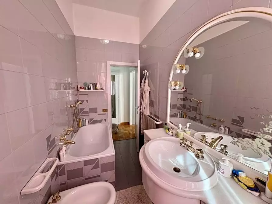 Immagine 34 di Villa in vendita  a Castelfiorentino