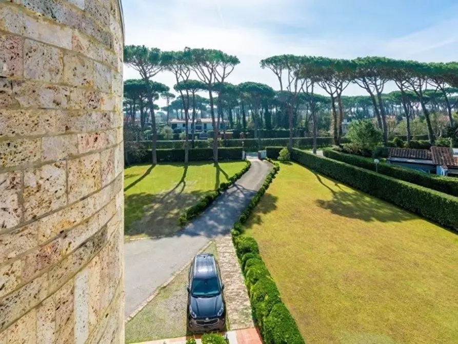 Immagine 13 di Casa indipendente in affitto  a Forte Dei Marmi