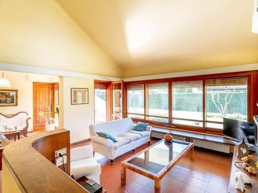 Immagine 19 di Casa indipendente in affitto  a Forte Dei Marmi