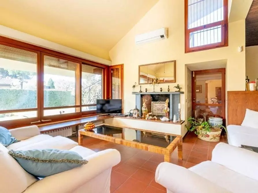 Immagine 23 di Casa indipendente in affitto  a Forte Dei Marmi