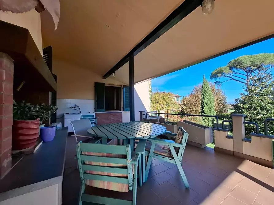 Immagine 10 di Villa in vendita  a Santa Croce Sull'arno