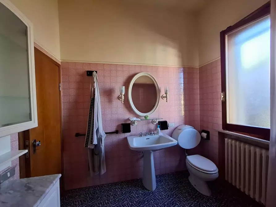 Immagine 33 di Villa in vendita  a Santa Croce Sull'arno