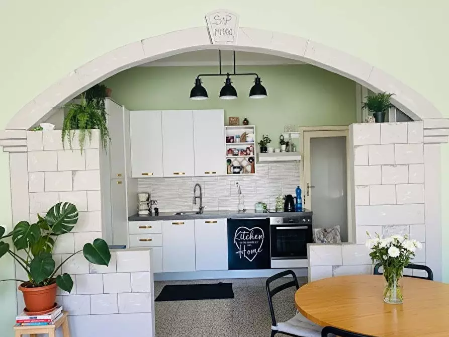 Immagine 7 di Villa in vendita  a Lucca