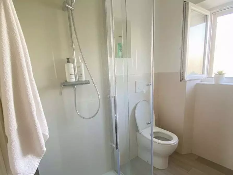 Immagine 14 di Villa in vendita  a Lucca