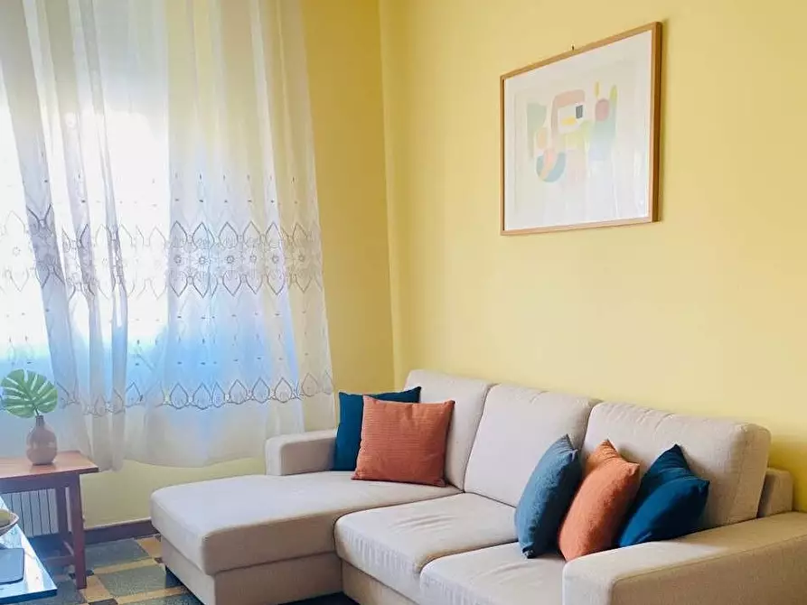 Immagine 4 di Villa in vendita  a Lucca