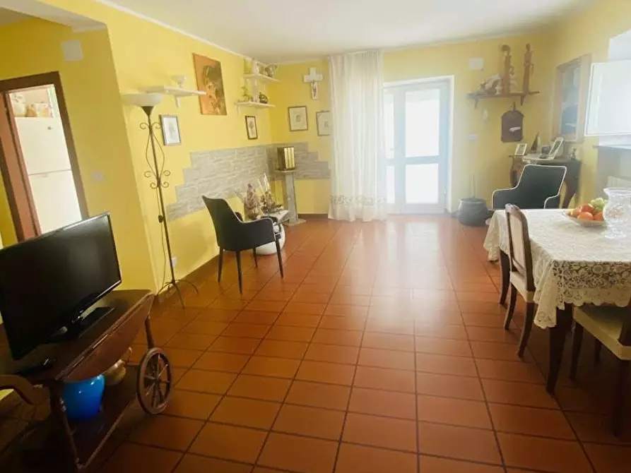 Immagine 6 di Villa in vendita  a Lucca