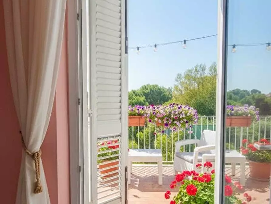 Immagine 20 di Villa in vendita  a Lucca