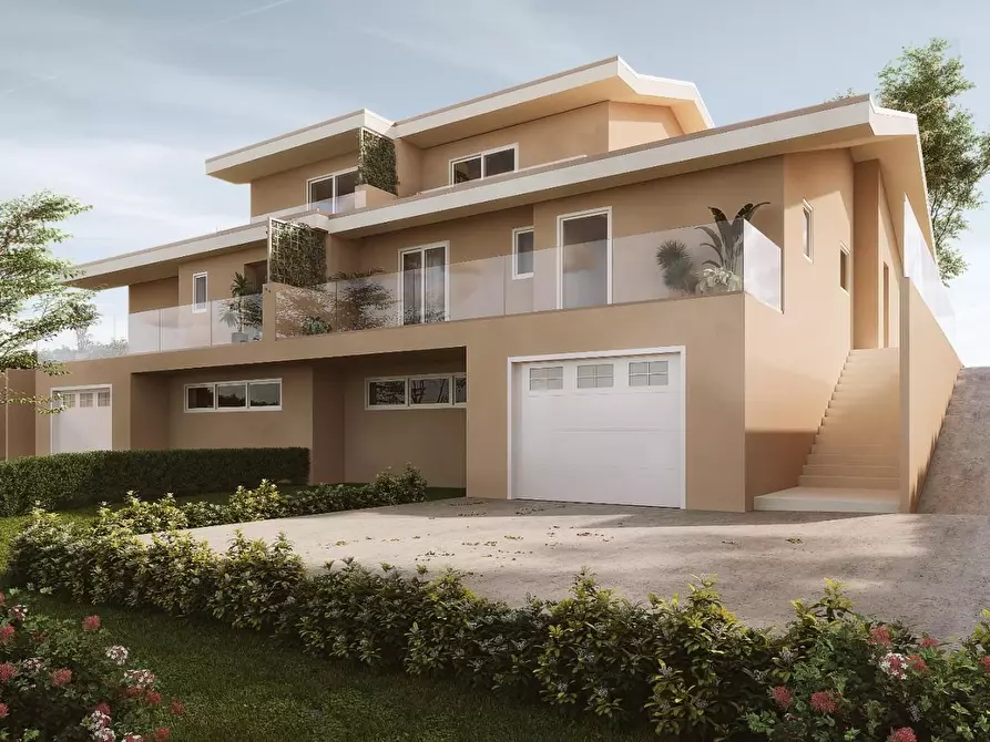 Immagine 2 di Casa bifamiliare in vendita  a Bientina