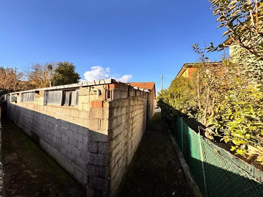Immagine 7 di Terreno residenziale in vendita  a Pontedera