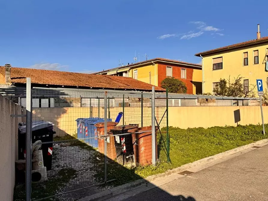 Immagine 5 di Terreno residenziale in vendita  a Pontedera