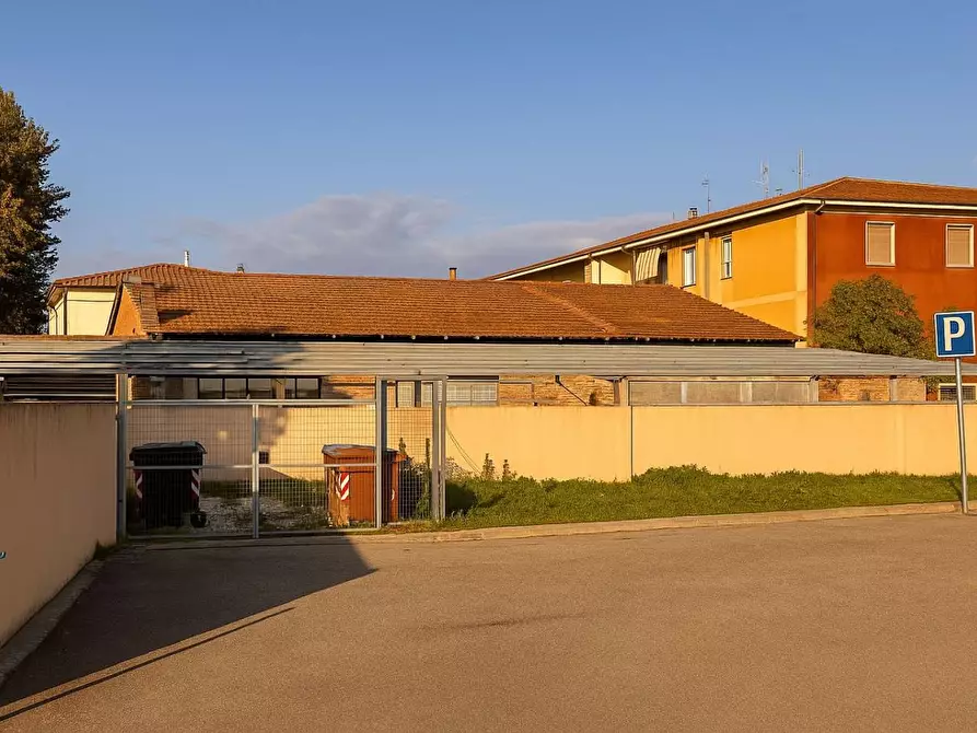 Immagine 1 di Terreno residenziale in vendita  a Pontedera