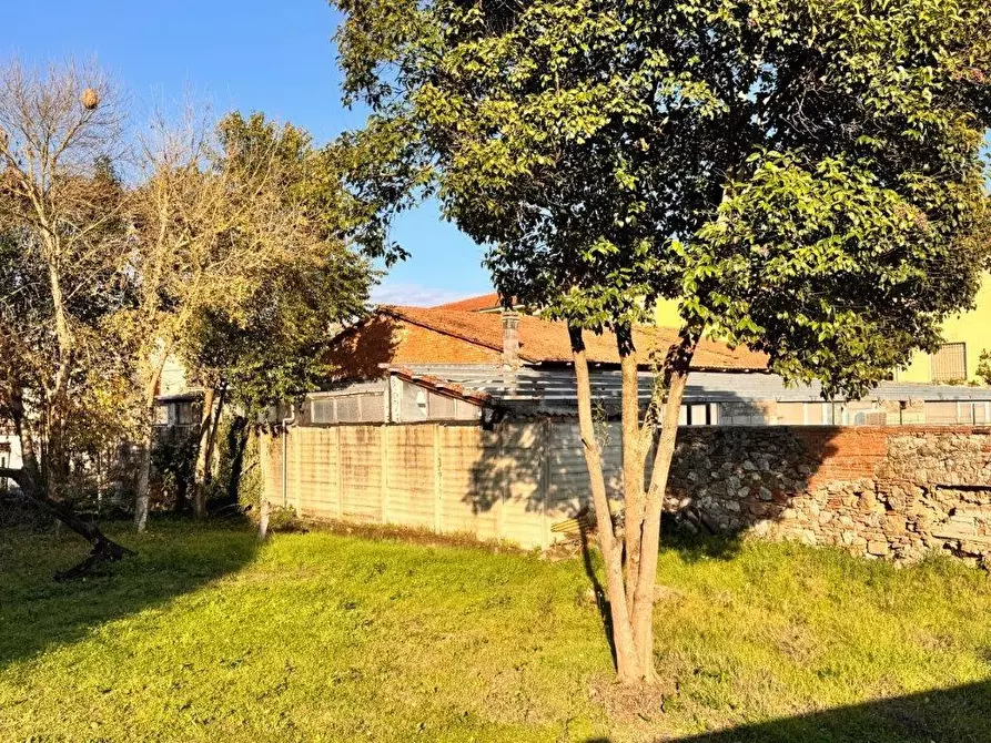 Immagine 9 di Terreno residenziale in vendita  a Pontedera