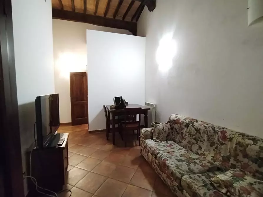 Immagine 6 di Appartamento in vendita  a Siena