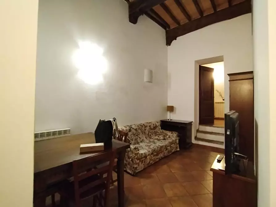 Immagine 8 di Appartamento in vendita  a Siena