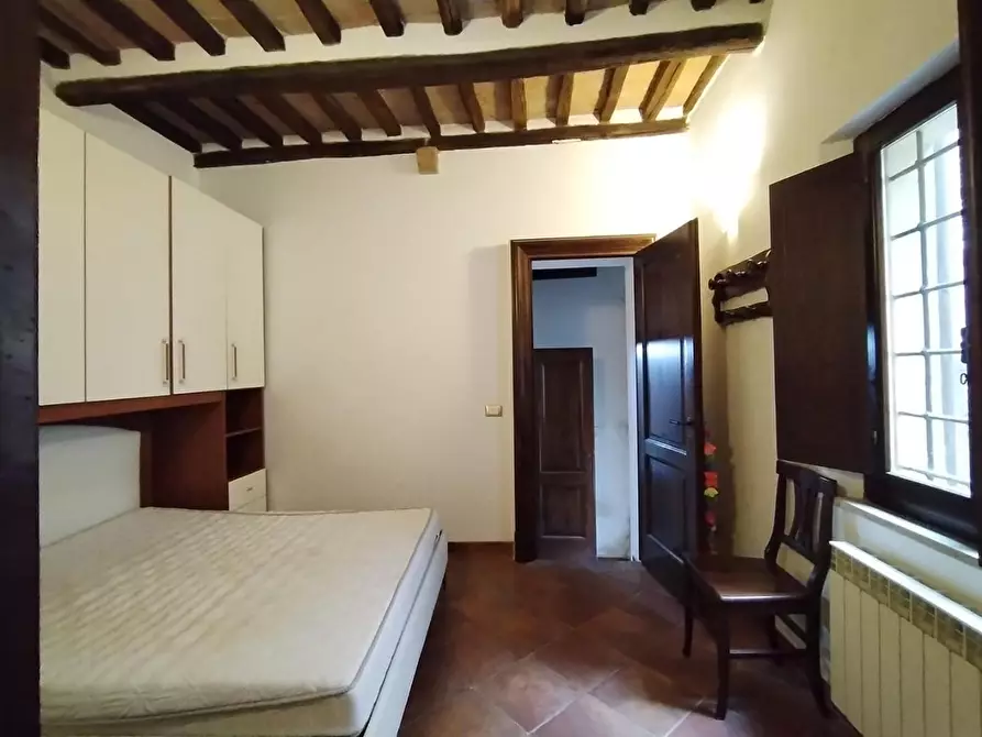 Immagine 25 di Appartamento in vendita  a Siena