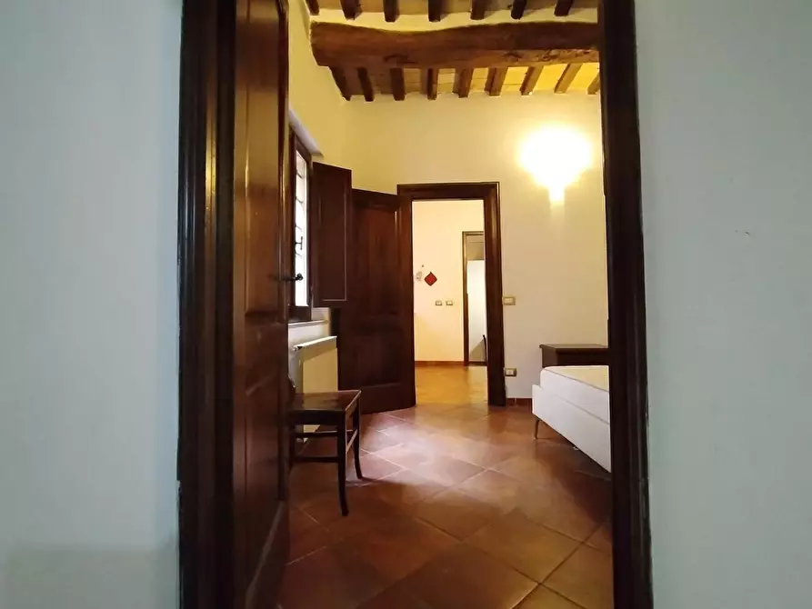 Immagine 12 di Appartamento in vendita  a Siena