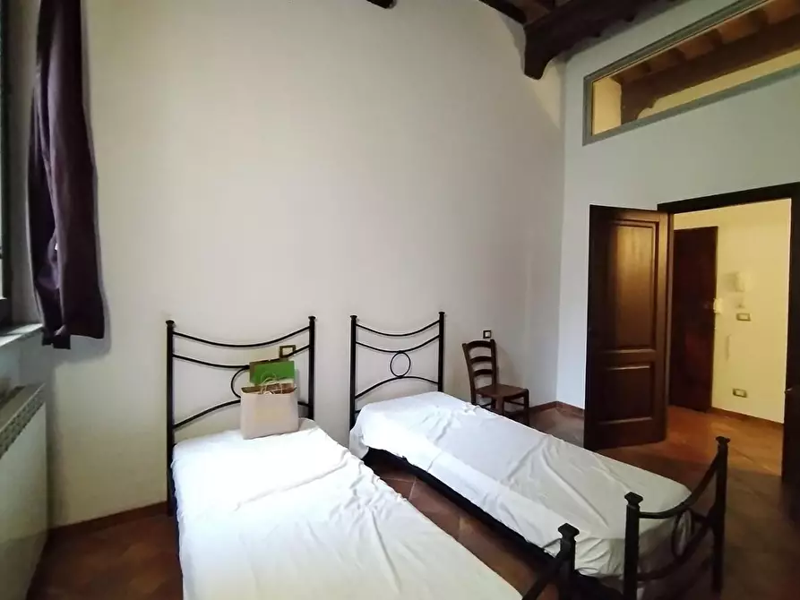 Immagine 14 di Appartamento in vendita  a Siena