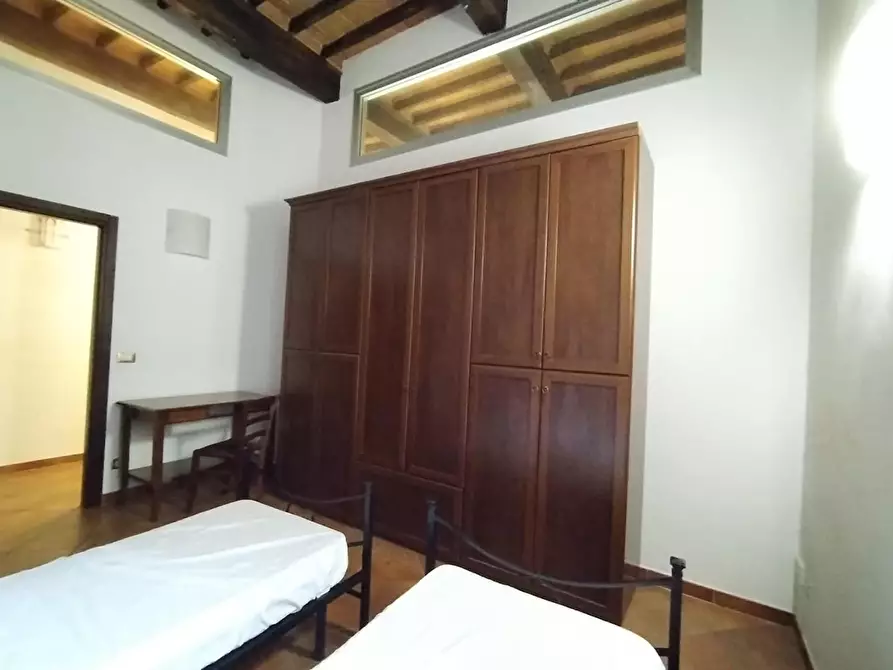 Immagine 13 di Appartamento in vendita  a Siena