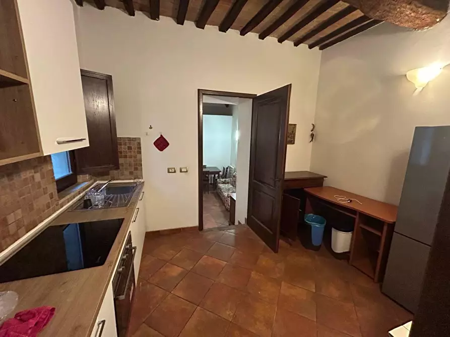 Immagine 5 di Appartamento in vendita  a Siena