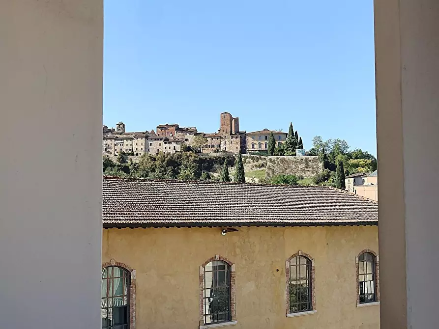 Immagine 17 di Appartamento in vendita  a Colle Di Val D'elsa