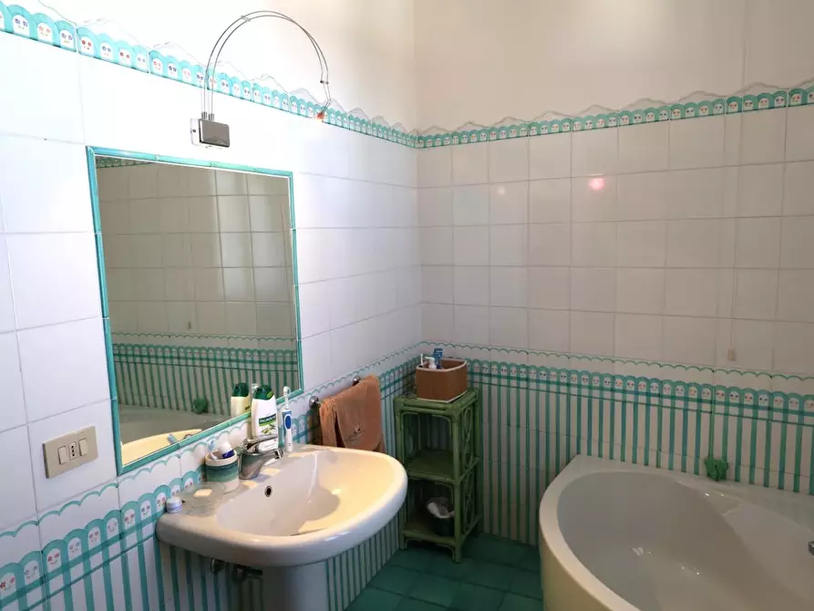 Immagine 19 di Appartamento in vendita  a Colle Di Val D'elsa