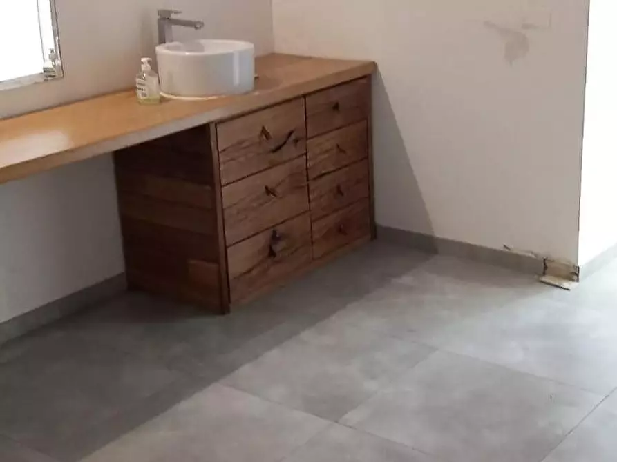 Immagine 11 di Locale commerciale in affitto  a Bientina